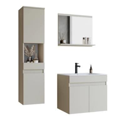 Modernes Badmöbel-Set mit Hochschrank, Spiegelschrank und Waschbeckenunterschrank mit Dekoration und Seifenspender