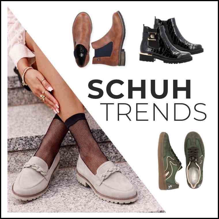 Schuh Trends – Frau sitzt auf Treppe mit Slippern, daneben Stiefeletten, Schnürschuhe und grüne Sneaker