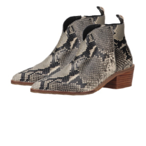 Spitze Stiefeletten