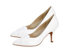 Weiße Pumps