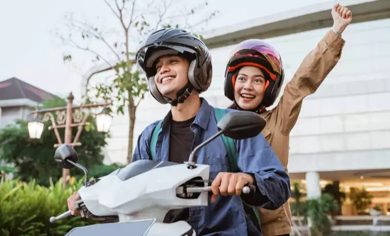 Regeln für E-Roller Führerschein, Alter & mehr | BAUR
