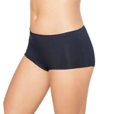 Frau trägt dunkelblaue Panties, Körper von Hüfte bis Oberschenkel sichtbar
